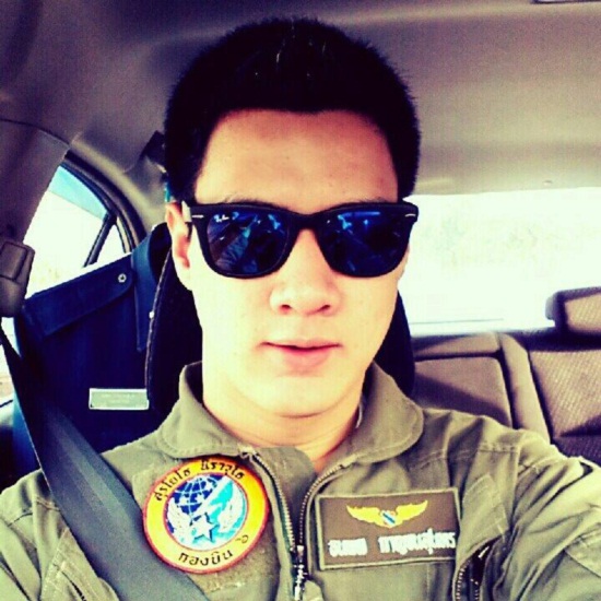 กรี๊ดแตก! เฟซบุ๊กสุดฮอต รวมภาพหนุ่มหล่อในเครื่องแบบ