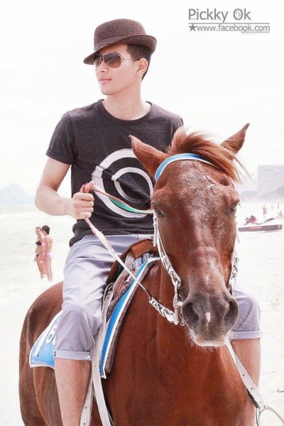 กรี๊ดแตก! เฟซบุ๊กสุดฮอต รวมภาพหนุ่มหล่อในเครื่องแบบ