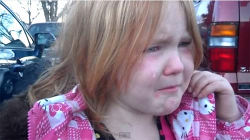 โอ๋ ๆ แต่แต๊! หนูน้อยมะกัน 4 ขวบ ร้องไห้โฮ บ่นเบื่อเลือกตั้ง