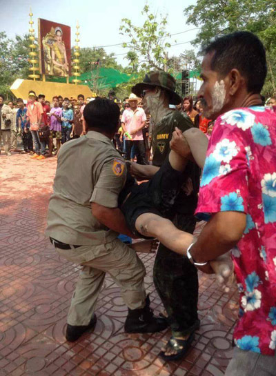 ไฟรั่วปาร์ตี้โฟมบึงสีไฟ พิจิตร ช็อตเด็กชาย 14 ปี ดับ ไฟรั่วปาร์ตี้โฟมบึงสีไฟ พิจิตร ช็อตเด็กชาย 14 ปี ดับ