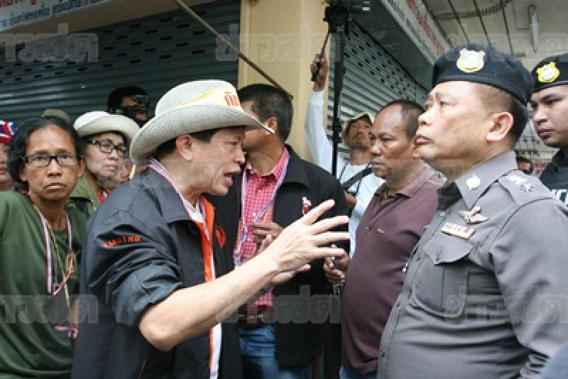 หลักสี่ป่วน เกิดเสียงดังคล้ายประทัดยักษ์-เสียงปืน ติดต่อกันหลายครั้ง เจ็บ 3 ราย หลักสี่ป่วน เกิดเสียงดังคล้ายประทัดยักษ์-เสียงปืน ติดต่อกันหลายครั้ง เจ็บ 3 ราย