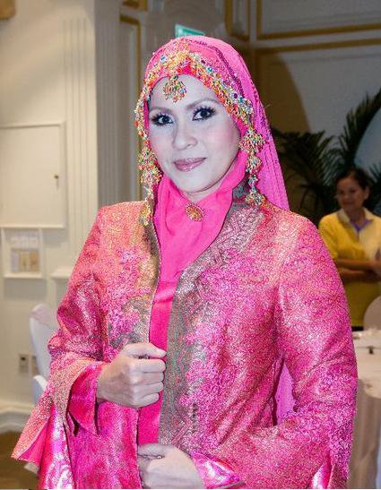 นาถยา เบ็ญจศิริวรรณ ประวัติ ส.ส. กุ๊ก นาถยา แดงบุหงา