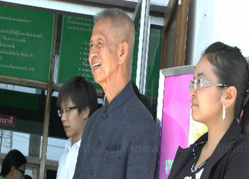 ศาลสั่งจำคุก 6 เดือน สนธิ ลิ้มทองกุล หมิ่นทักษิณ รอลงอาญา 1 ปี