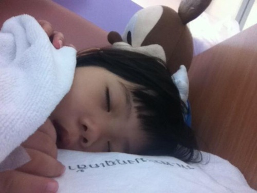 ร่วมส่งกำลังใจให้ น้องฟ้าใส หลังชักจากการผ่าตัดมะเร็งสมอง