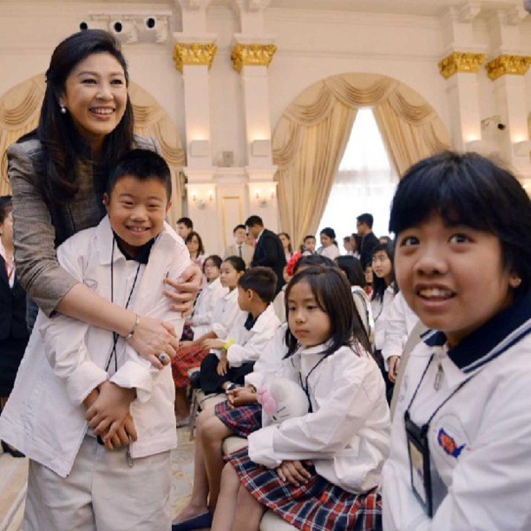 ยิ่งลักษณ์ ชินวัตร นายกรัฐมนตรีหญิงคนแรกของไทย ยิ่งลักษณ์ ชินวัตร นายกรัฐมนตรีหญิงคนแรกของไทย