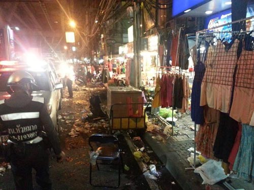 ระทึก! บึ้มปาก ซ.รามคำแหง 43/1 ปชช. เจ็บ 6 ร้านค้าพัง 2