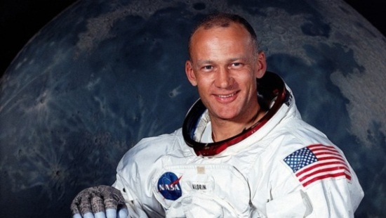 บัซ อัลดริน Buzz Aldrin