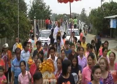 จัดเต็ม! บวชดีเจดัง ขนรถติดเครื่องเสียงเปิดเพลงลั่น โคโยตี้แจมเพียบ