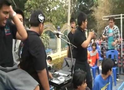 จัดเต็ม! บวชดีเจดัง ขนรถติดเครื่องเสียงเปิดเพลงลั่น โคโยตี้แจมเพียบ