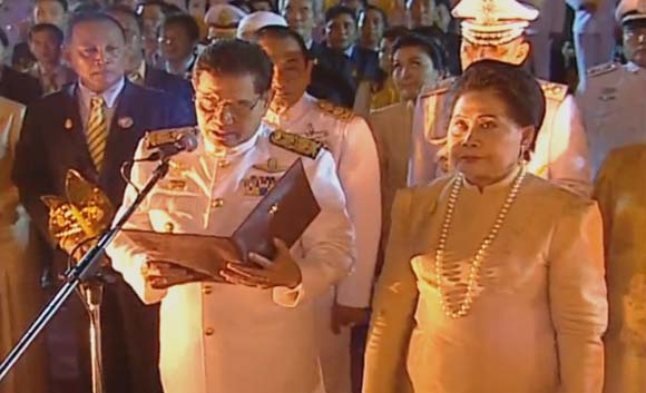 พล.ต.อ.ประชา นำพสกนิกรจุดเทียนชัยถวายพระพรสมเด็จพระบรมโอรสาธิราชฯ