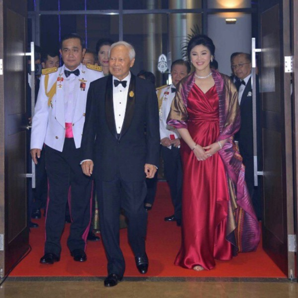 ยิ่งลักษณ์ ชินวัตร นายกรัฐมนตรีหญิงคนแรกของไทย ยิ่งลักษณ์ ชินวัตร นายกรัฐมนตรีหญิงคนแรกของไทย