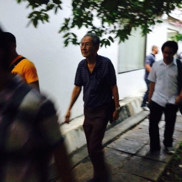 นิธิ เอียวศรีวงศ์ ถูกปล่อยตัวแล้ว หลังฝ่าฝืนคำสั่ง คสช. จัดเสวนา นิธิ เอียวศรีวงศ์ ถูกปล่อยตัวแล้ว หลังฝ่าฝืนคำสั่ง คสช. จัดเสวนา