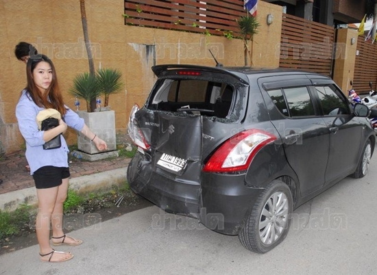 เข้าใจผิด ตำรวจระดมยิงรถนิสิตจุฬา ระหว่างลงพื้นที่ตรวจยาเสพติด เข้าใจผิด ตำรวจระดมยิงรถนิสิตจุฬา ระหว่างลงพื้นที่ตรวจยาเสพติด