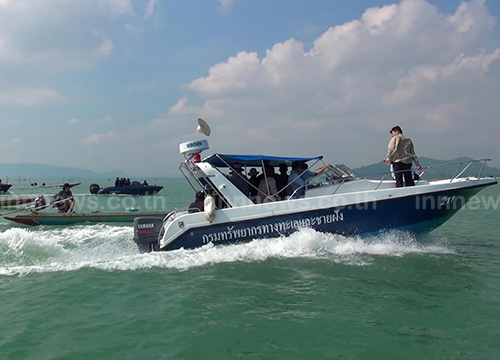 ชาวประมงนำเรือหางยาวกว่า 30 ลำ ปิดล้อมเรือ ผู้ว่าฯ สงขลา ชาวประมงนำเรือหางยาวกว่า 30 ลำ ปิดล้อมเรือ ผู้ว่าฯ สงขลา