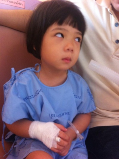 ร่วมส่งกำลังใจให้ น้องฟ้าใส หลังชักจากการผ่าตัดมะเร็งสมอง