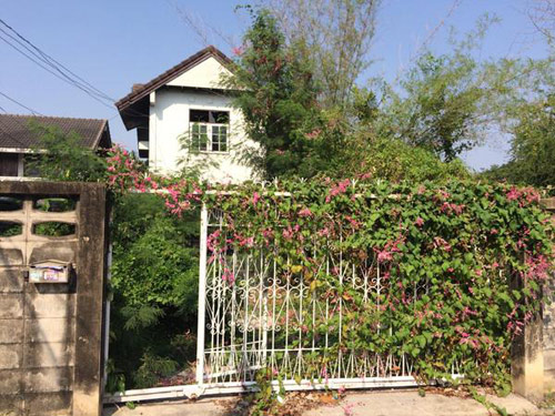 พบศพชายนิรนาม เสียชีวิตคาบ้านร้าง ศพถูกทิ้งกว่า 2 เดือน พบศพชายนิรนาม เสียชีวิตคาบ้านร้าง ศพถูกทิ้งกว่า 2 เดือน