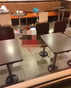 แก๊งคลั่งลัทธิจีนโหด ทุบตีสาวดับคาร้านแมค หลังไม่ยอมให้เบอร์โทร แก๊งคลั่งลัทธิจีนโหด ทุบตีสาวดับคาร้านแมค หลังไม่ยอมให้เบอร์โทร