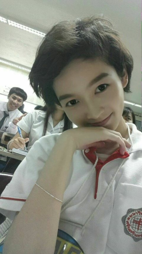 ชะนีไทยไร้ที่ยืน ! เมื่อเจอหนุ่มน้อยในชุดนักเรียนคนนี้ โอ้โหน่ารักเว่อร์ ชะนีไทยไร้ที่ยืน ! เมื่อเจอหนุ่มน้อยในชุดนักเรียนคนนี้ โอ้โหน่ารักเว่อร์