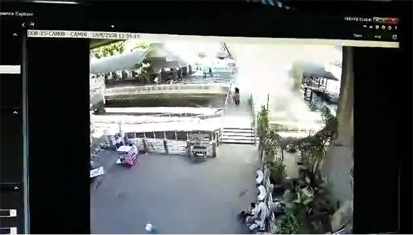 ปาระเบิดใต้สะพานตากสิน ปาระเบิดใต้สะพานตากสิน