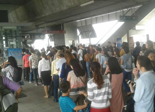 รถไฟฟ้าแอร์พอร์ตลิงก์ ขัดข้อง รถไฟฟ้าแอร์พอร์ตลิงก์ ขัดข้อง