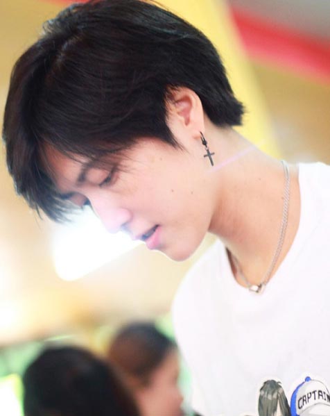 ปลื้มจิตร์ ถินขาว ปลื้มจิตร์ ถินขาว