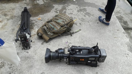 นักข่าวตกน้ำ นักข่าวตกน้ำ