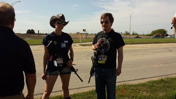 กฎหมายใหม่เทกซัส อนุญาตประชาชนพกปืนอย่างเปิดเผย กฎหมายใหม่เทกซัส อนุญาตประชาชนพกปืนอย่างเปิดเผย