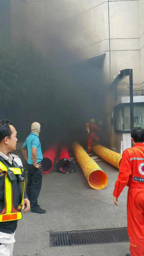 ไฟไหม้ลานจอดรถห้าง ดิ เอ็มโพเรียม ไฟไหม้ลานจอดรถห้าง ดิ เอ็มโพเรียม