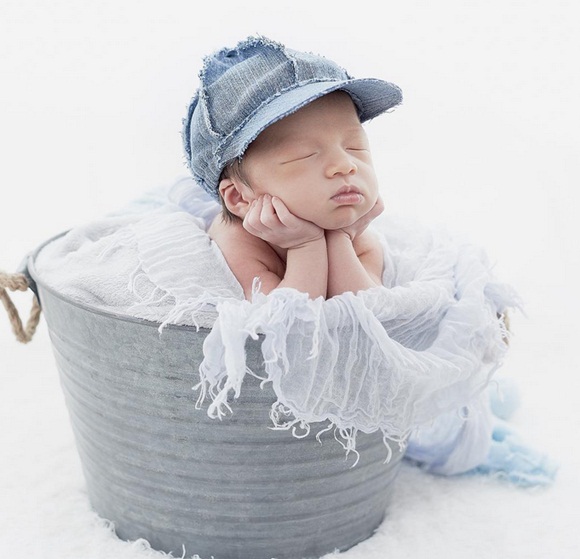 เศรษฐีฮ่องกง แจกเงิน เศรษฐีฮ่องกง แจกเงิน