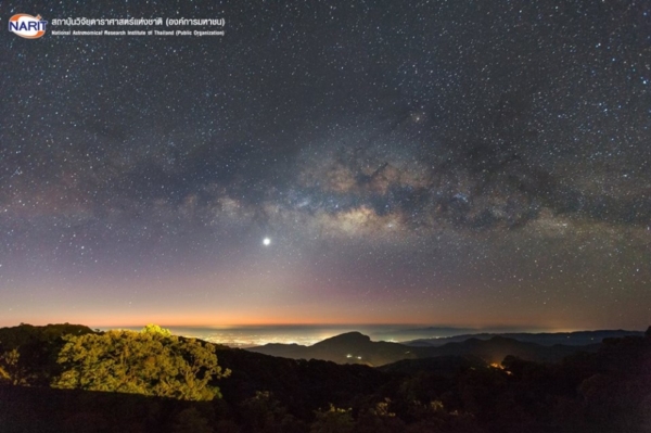ทางช้างเผือก ปรากฏเหนือยอดดอยอินทนนท์ ทางช้างเผือก ปรากฏเหนือยอดดอยอินทนนท์