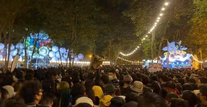 ภาวิตร - เล็ก บุษบา ดาวเรือง CEO แกรมมี่ โดนแล้ว 2 ข้อหา ปมฝ่าฝืนจัดบิ๊กเมาน์เท่น ภาวิตร - เล็ก บุษบา ดาวเรือง CEO แกรมมี่ โดนแล้ว 2 ข้อหา ปมฝ่าฝืนจัดบิ๊กเมาน์เท่น