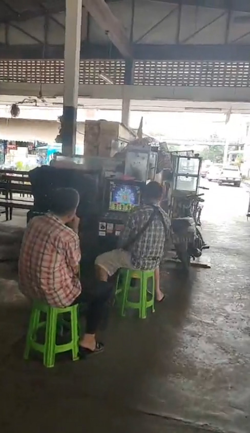 ผู้กองปูเค็ม เล่านาทีเฉียดตาย ถูกขับรถตามปาดหน้ารุมทำร้าย - จี้ ตร. ปราบมาเฟีย ผู้กองปูเค็ม เล่านาทีเฉียดตาย ถูกขับรถตามปาดหน้ารุมทำร้าย - จี้ ตร. ปราบมาเฟีย