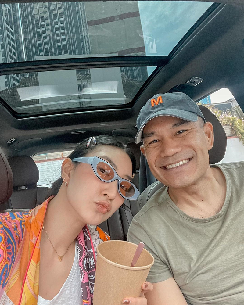 ตำรวจปลอมตัวเป็นไรเดอร์จับคนร้าย พีคมาก ! ถอดหน้าออกมา เป็นหวานใจดาราคนนี้ ตำรวจปลอมตัวเป็นไรเดอร์จับคนร้าย พีคมาก ! ถอดหน้าออกมา เป็นหวานใจดาราคนนี้