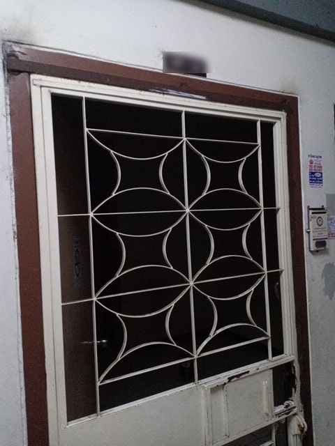 น้องแมว 2 ตัว อยู่ลำพังในห้องพัก หลังเจ้าของย้ายหนีไป นั่งเฝ้ารอไม่รู้ว่าโดนทิ้ง น้องแมว 2 ตัว อยู่ลำพังในห้องพัก หลังเจ้าของย้ายหนีไป นั่งเฝ้ารอไม่รู้ว่าโดนทิ้ง