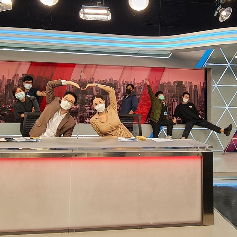 ดราม่า ! ไก่ ภาษิต รายงานข่าว ลุงตู่ถูกทำร้าย แต่หลุดขำเพราะชื่อละม้าย.. !? ดราม่า ! ไก่ ภาษิต รายงานข่าว ลุงตู่ถูกทำร้าย แต่หลุดขำเพราะชื่อละม้าย.. !?