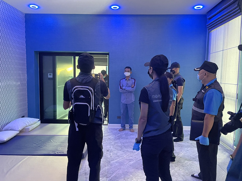 บุกรวบ หลงจู๊สมชาย เจ้าพ่อบ่อนระยอง ต้นเรื่องบ่อนโควิด - ว่อนภาพรู้จักนักการเมืองดัง บุกรวบ หลงจู๊สมชาย เจ้าพ่อบ่อนระยอง ต้นเรื่องบ่อนโควิด - ว่อนภาพรู้จักนักการเมืองดัง