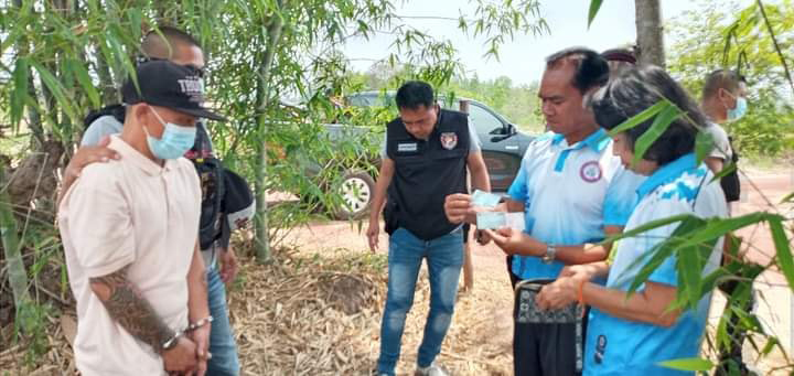 ลูกศิษย์ฉกกระเป๋าครูที่เคยสอนสมัยเด็ก จับได้ก้มกราบขอขมา อ้างที่ทำไปเพราะ.. ลูกศิษย์ฉกกระเป๋าครูที่เคยสอนสมัยเด็ก จับได้ก้มกราบขอขมา อ้างที่ทำไปเพราะ..