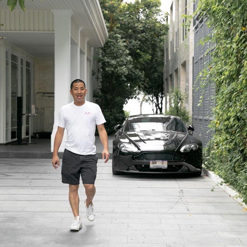 ปลาวาฬ อิสสระ เจ้าของ รร.ศรีพันวา ซิ่งรถเสียหลักฟาดเสาไฟฟ้า บาดเจ็บสาหัส ปลาวาฬ อิสสระ เจ้าของ รร.ศรีพันวา ซิ่งรถเสียหลักฟาดเสาไฟฟ้า บาดเจ็บสาหัส