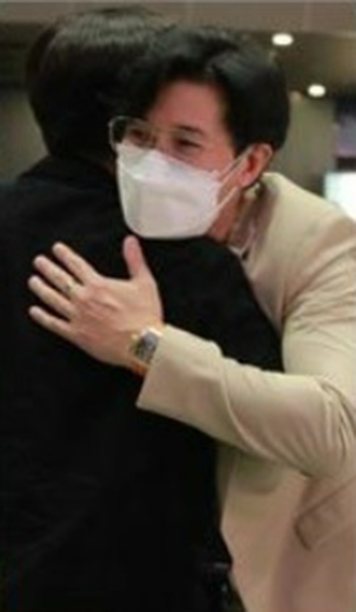 เปิดคลิปแตงโม นิดา ที่มาทำ โตโน่ ปล่อยโฮครั้งใหญ่ - กรรชัย เผยนาทีโตโน่นั่งเศร้าจ้องรูปถ่าย เปิดคลิปแตงโม นิดา ที่มาทำ โตโน่ ปล่อยโฮครั้งใหญ่ - กรรชัย เผยนาทีโตโน่นั่งเศร้าจ้องรูปถ่าย