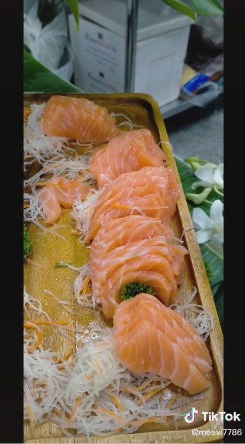 ปิดโรงงาน Panasonic นวนคร ซีนซึ้ง ผู้บริหารคนญี่ปุ่นปาดน้ำตา ตั้งแถวเรียงหน้ายืนส่งพนักงาน ปิดโรงงาน Panasonic นวนคร ซีนซึ้ง ผู้บริหารคนญี่ปุ่นปาดน้ำตา ตั้งแถวเรียงหน้ายืนส่งพนักงาน