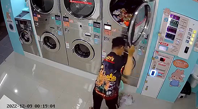 เตือนภัย ! โจรล้วงเครื่องซักผ้า ฉก กกน. แบรนด์เนม อ้างเอาไปขาย เพราะความจน เตือนภัย ! โจรล้วงเครื่องซักผ้า ฉก กกน. แบรนด์เนม อ้างเอาไปขาย เพราะความจน