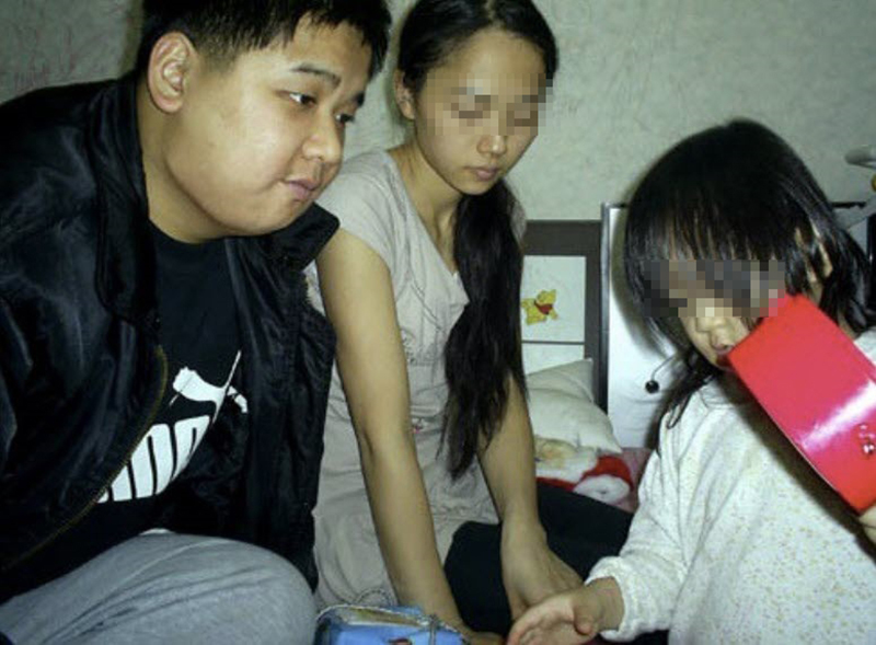 ย้อนคดี พ่อผู้น่าสงสาร มีลูกสาวป่วยเนื้องอก จนคนแห่บริจาค สุดท้ายกลายเป็นสร้างฆาตกร ย้อนคดี พ่อผู้น่าสงสาร มีลูกสาวป่วยเนื้องอก จนคนแห่บริจาค สุดท้ายกลายเป็นสร้างฆาตกร