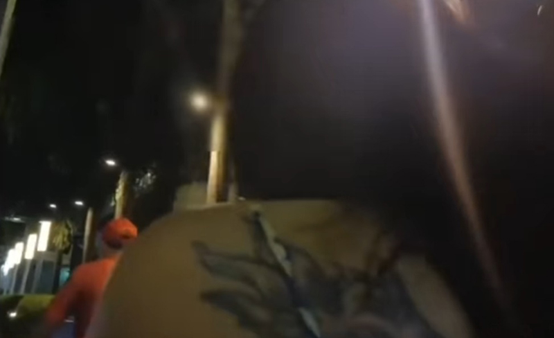 ฝรั่งเจอสาวสองไทย รุกไซ้คอกลางอโศก ฉกทองที่คอไปเนียน ๆ โดนตบทรัพย์ 3 ครั้งในไม่กี่วัน ฝรั่งเจอสาวสองไทย รุกไซ้คอกลางอโศก ฉกทองที่คอไปเนียน ๆ โดนตบทรัพย์ 3 ครั้งในไม่กี่วัน