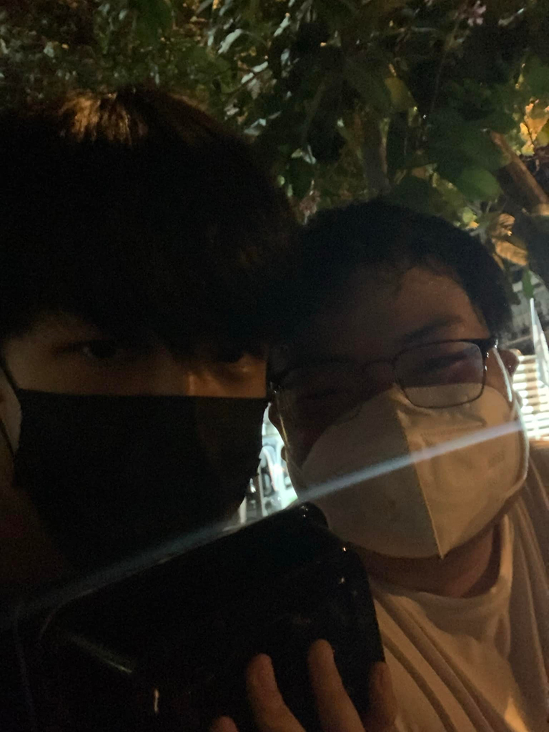 เพนกวิน พริษฐ์ - ปูน ทะลุฟ้า เปิดตัวเป็นคู่รักนักปฏิวัติคู่ใหม่ หลังพบรักกันในเรือนจำ เพนกวิน พริษฐ์ - ปูน ทะลุฟ้า เปิดตัวเป็นคู่รักนักปฏิวัติคู่ใหม่ หลังพบรักกันในเรือนจำ