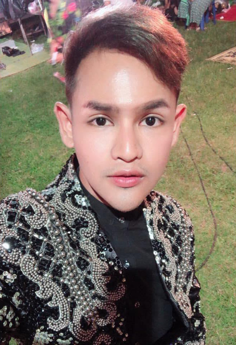 ขนเพชร โชว์กินตุ๊กแกทอด เสียงกรอบลั่นไลฟ์ หน้าอร่อยฟิน เจอจับผิดไม่ยอมกลืน-คายทิ้ง !? ขนเพชร โชว์กินตุ๊กแกทอด เสียงกรอบลั่นไลฟ์ หน้าอร่อยฟิน เจอจับผิดไม่ยอมกลืน-คายทิ้ง !?