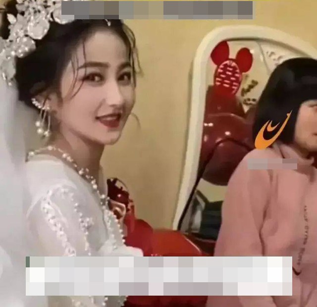 หนุ่มทุ่มเฉียดล้าน สินสอดแต่งสาวใบ้ คนเยาะเย้ยหนัก ก่อนตะลึงเมื่อเห็นเจ้าสาว หนุ่มทุ่มเฉียดล้าน สินสอดแต่งสาวใบ้ คนเยาะเย้ยหนัก ก่อนตะลึงเมื่อเห็นเจ้าสาว