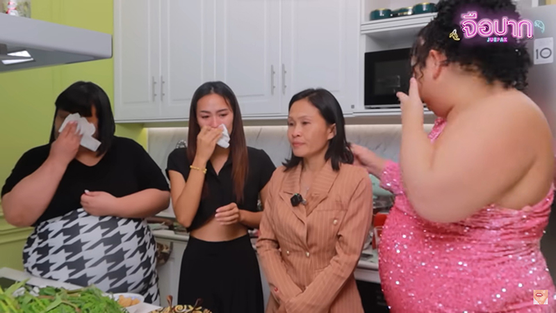 เดือนเพ็ญ เด่นดวง เจ้าของวลี คนจนมีสิทธิ์ไหมคะ เล่าเหตุเลิกเป็นหมอลำ โดนจับได้มีลูก เดือนเพ็ญ เด่นดวง เจ้าของวลี คนจนมีสิทธิ์ไหมคะ เล่าเหตุเลิกเป็นหมอลำ โดนจับได้มีลูก