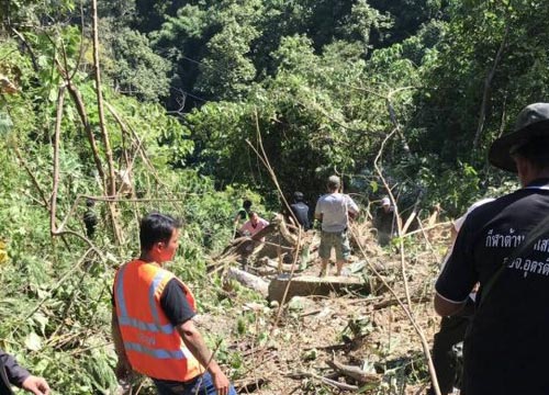 รถทัวร์ตกเขาพลึง รถทัวร์ตกเขาพลึง