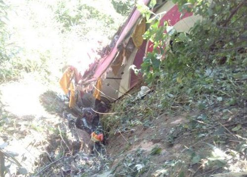 รถทัวร์ตกเขาพลึง รถทัวร์ตกเขาพลึง