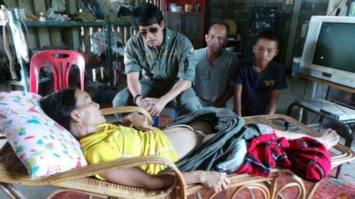 บิณฑ์ รุดช่วยหญิงป่วยมะเร็งปากมดลูก ถูกแชร์เรื่องผ่านเฟซบุ๊ก บิณฑ์ รุดช่วยหญิงป่วยมะเร็งปากมดลูก ถูกแชร์เรื่องผ่านเฟซบุ๊ก